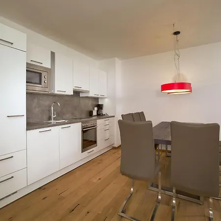 Modern With Garden, With Access To Sauna Apartment Neukirchen am Grossvenediger