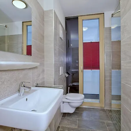 Apartment Modern With Garden, With Access To Sauna Neukirchen am Grossvenediger